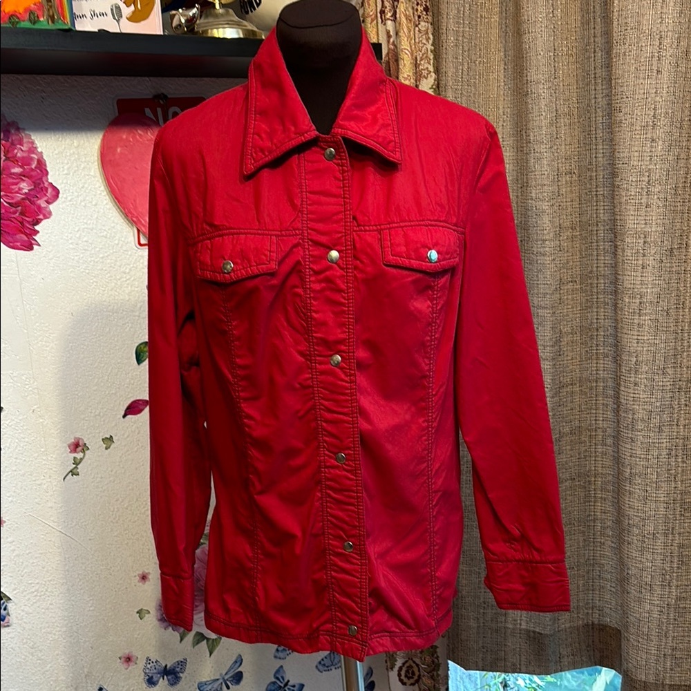 Vintage 1970’s Sportscaster ski fashions, long sleeve solid red jacket. Size S/M